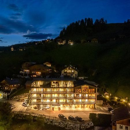 Hotel Alcialc La Valle Bagian luar foto