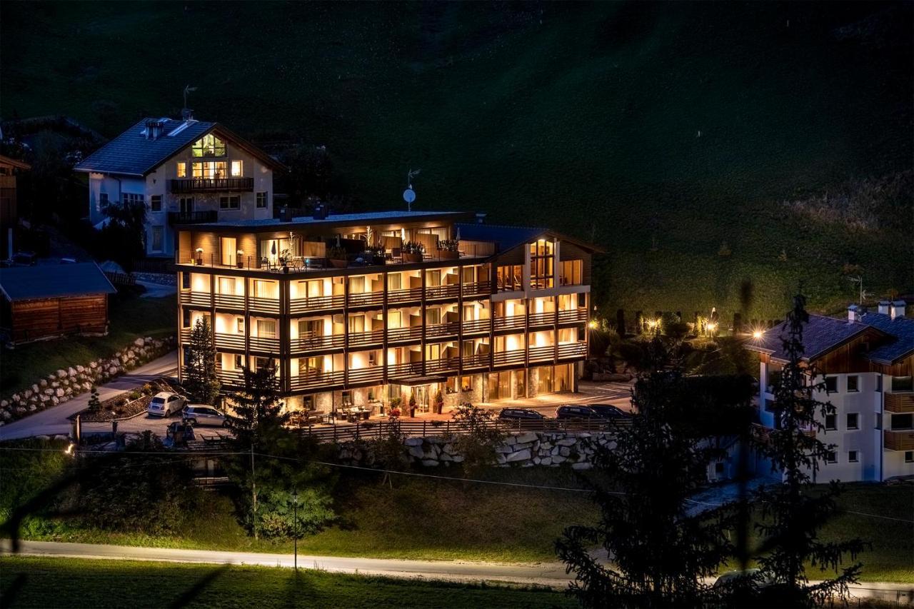 Hotel Alcialc La Valle Bagian luar foto