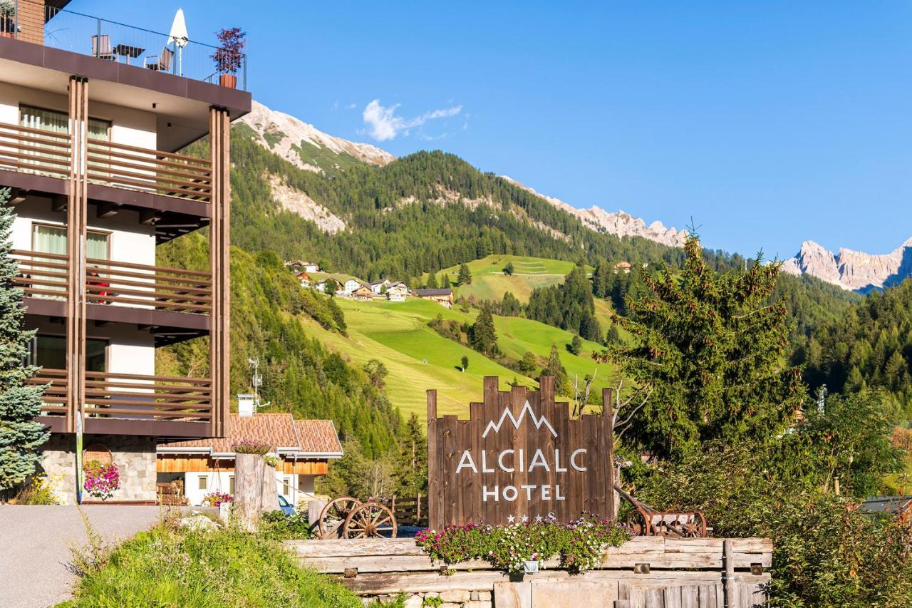 Hotel Alcialc La Valle Bagian luar foto