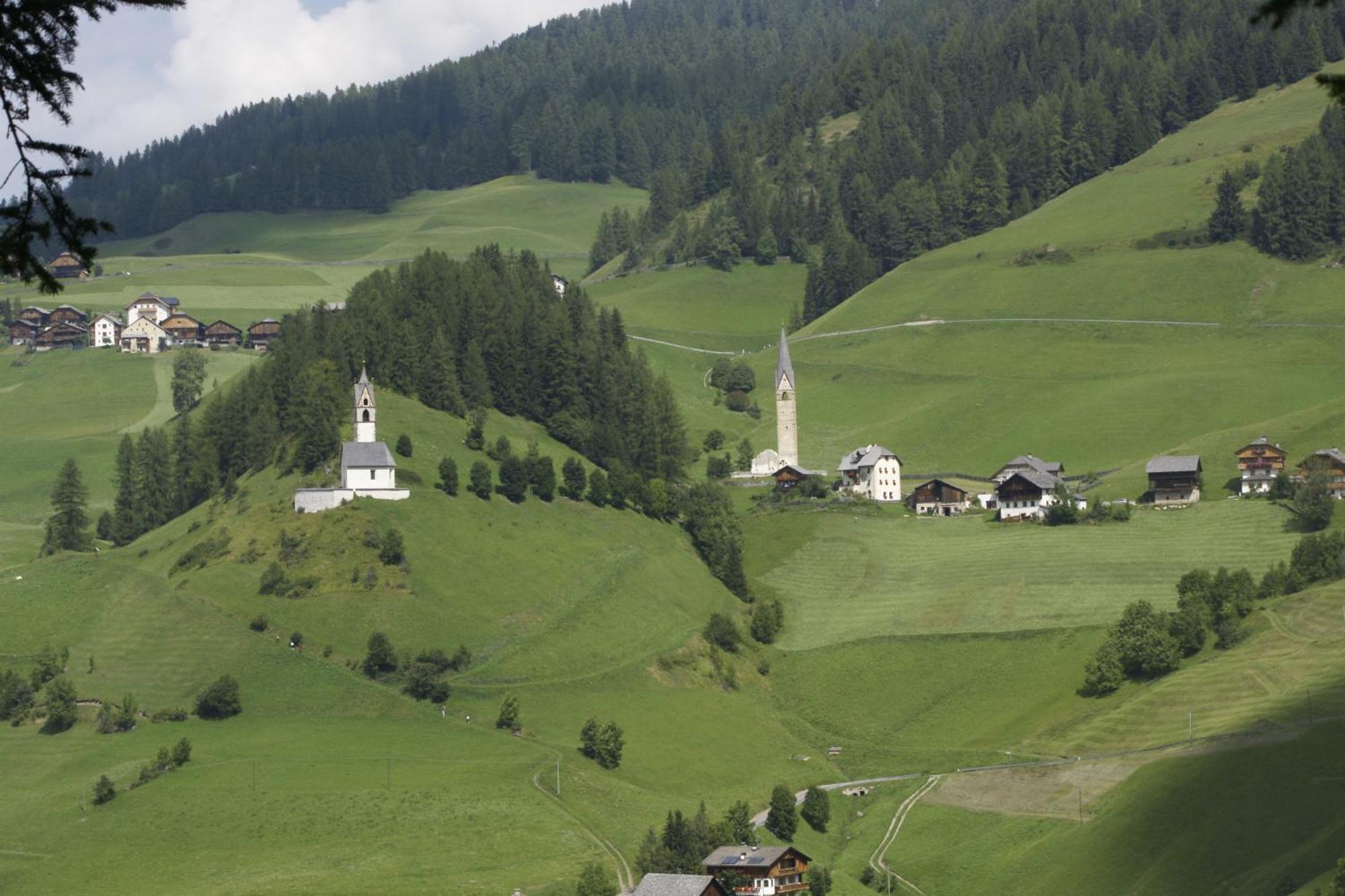 Hotel Alcialc La Valle Bagian luar foto
