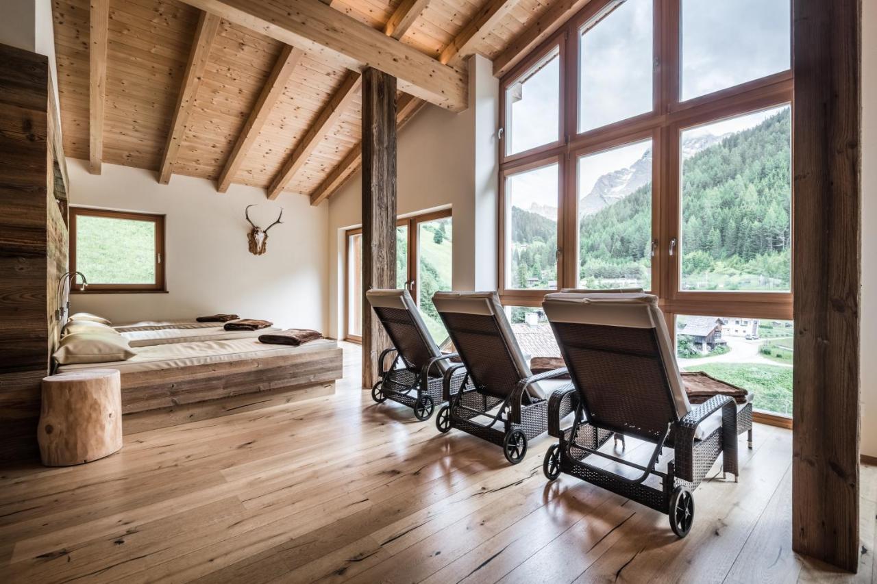 Hotel Alcialc La Valle Bagian luar foto