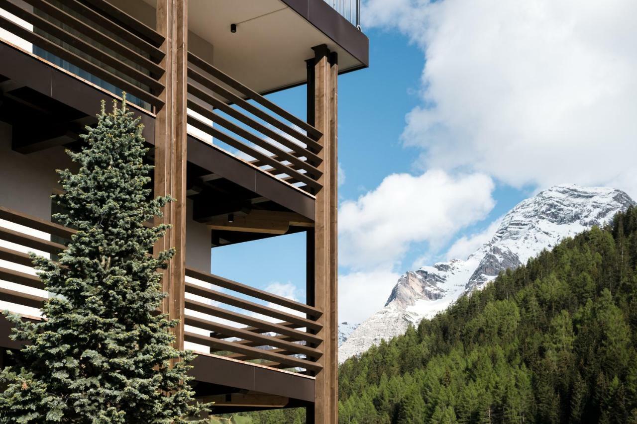 Hotel Alcialc La Valle Bagian luar foto