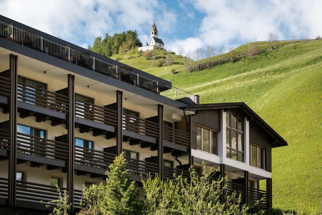 Hotel Alcialc La Valle Bagian luar foto